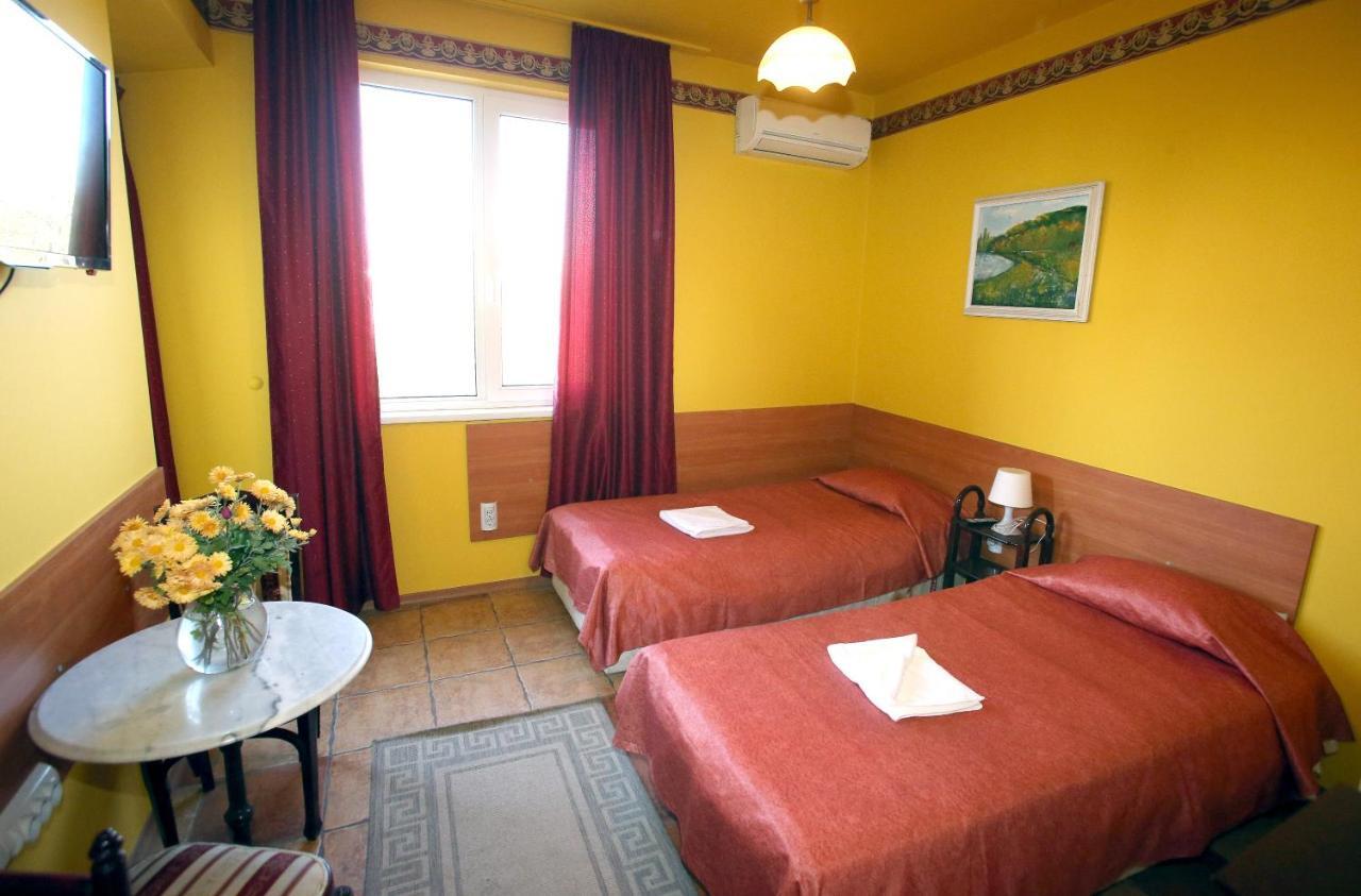 Colored House Apartments София Экстерьер фото