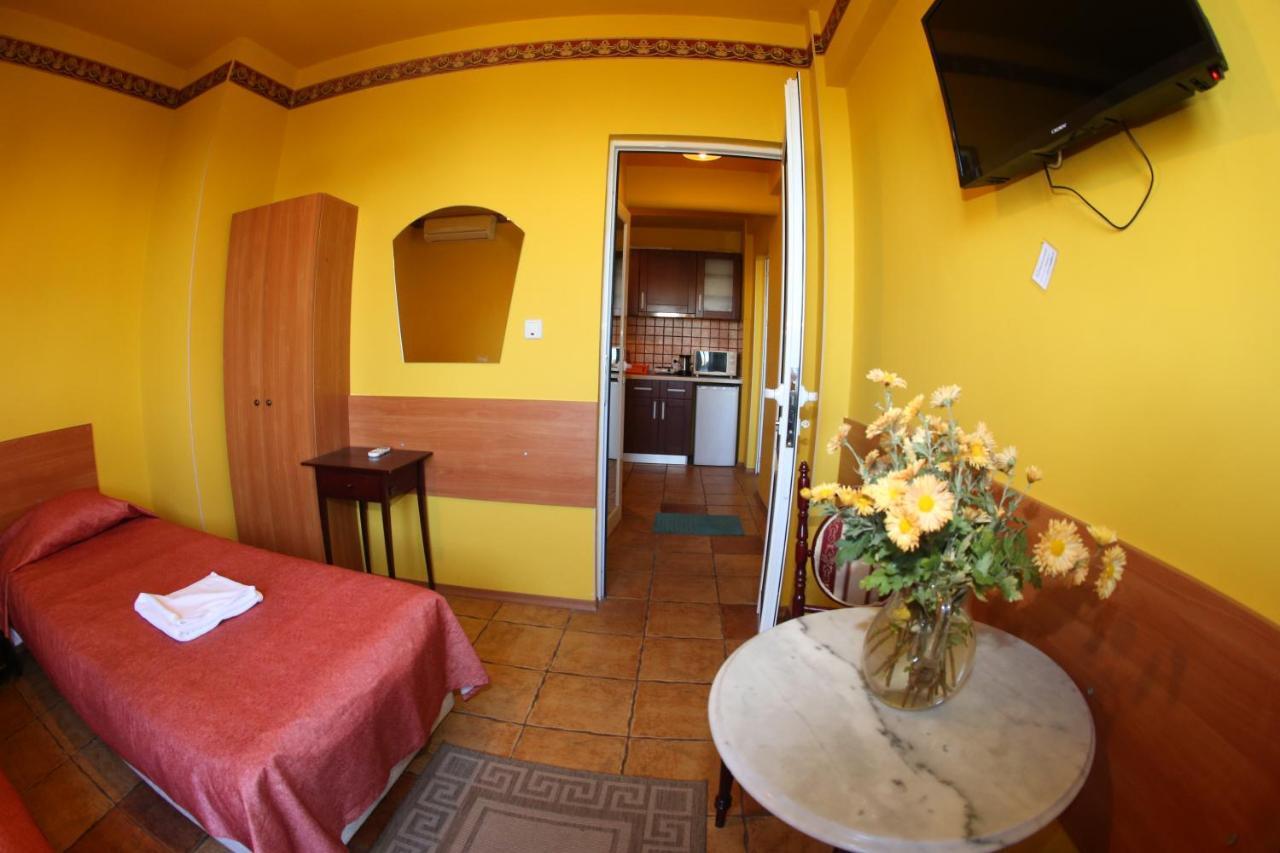 Colored House Apartments София Экстерьер фото